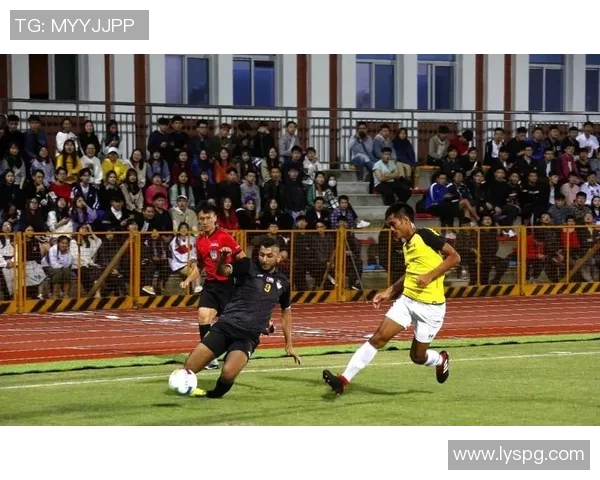 JDG主场迎来开门红精彩表现引发球迷热烈欢呼和期待