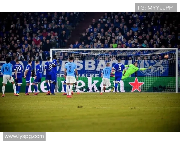 沙尔克04主场胜法兰克福追赶领头羊步步逼近 沙尔克04主场胜法兰克福追赶领头羊步步逼近